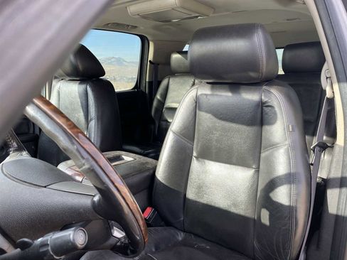 Used 2011 GMC Yukon XL Denali image 15