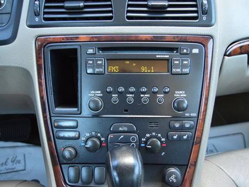 Used 2005 Volvo XC70 AWD/4WD image 22