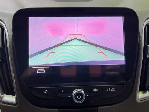 Used 2020 Chevrolet Malibu Premier FWD image 16