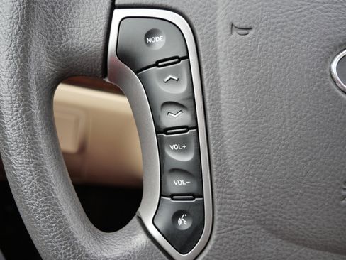 Used 2011 Hyundai Santa Fe GLS image 31