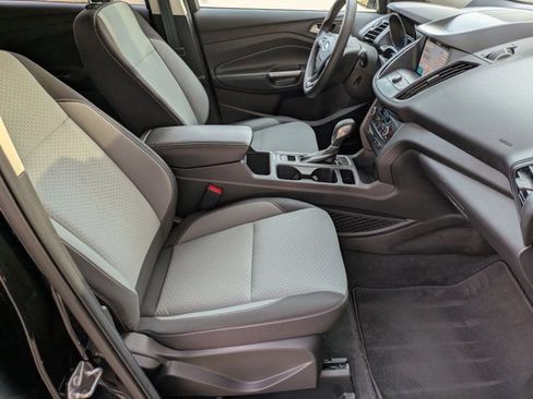 Used 2019 Ford Escape SE image 18