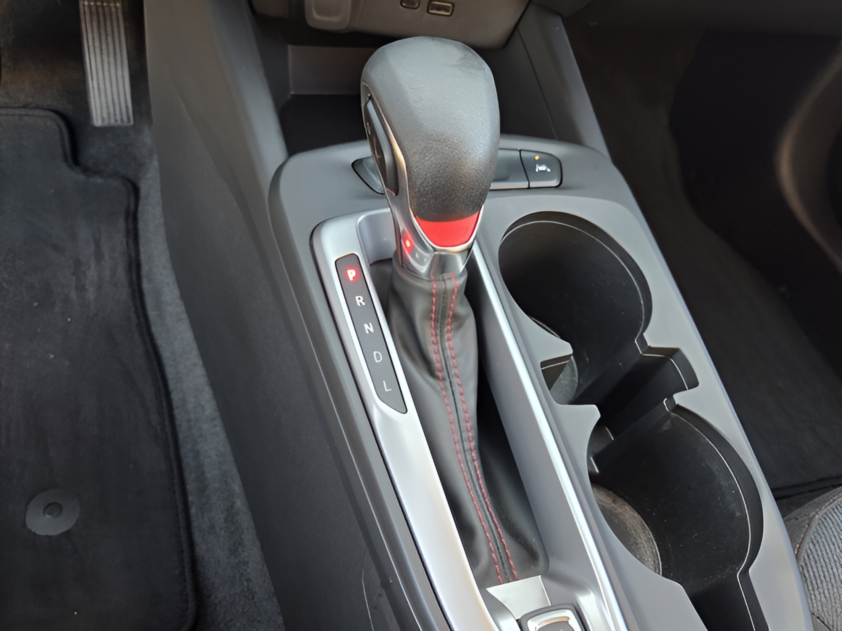 Certified 2024 Chevrolet Trax RS FWD image 25