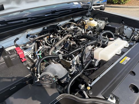 Certified 2025 Toyota Tacoma SR5 AWD/4WD image 21