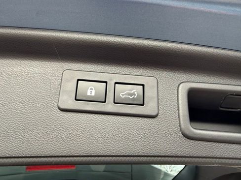 Used 2023 Subaru Forester Limited image 18