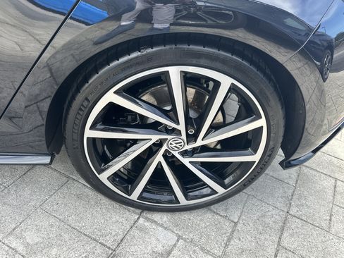 Used 2018 Volkswagen Golf R 4-Door AWD/4WD image 22