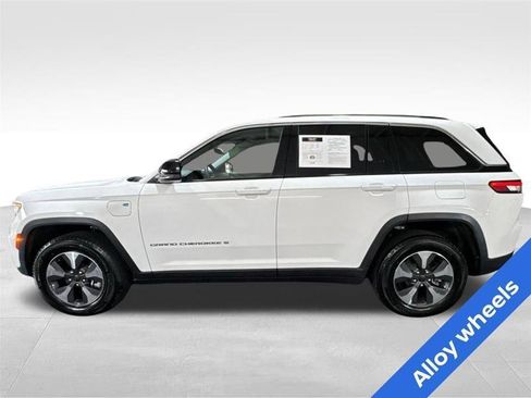 Used 2023 Jeep Grand Cherokee 4WD 4xe image 8