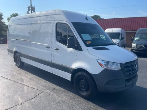 Used 2023 Mercedes-Benz Sprinter 2500 image 8