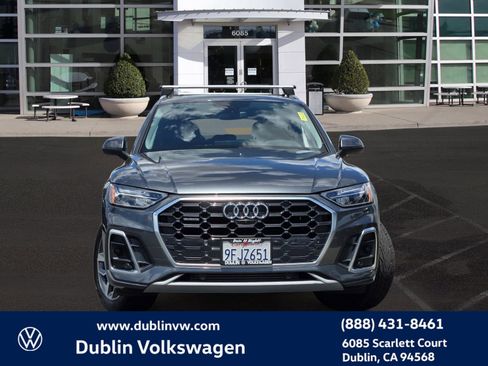 Used 2023 Audi Q5 2.0T Premium Plus w/ Premium Plus Package AWD/4WD image 2