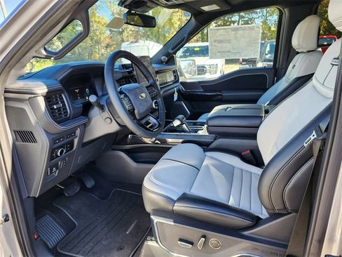 New 2023 Ford F150 Lightning Platinum image 18