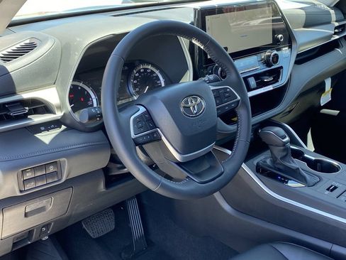 Certified 2026 Toyota Highlander XLE AWD/4WD image 23