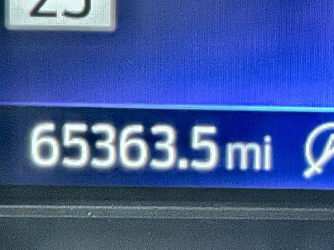 Used 2021 Ford Explorer XLT w/ Equipment Group 202A image 12