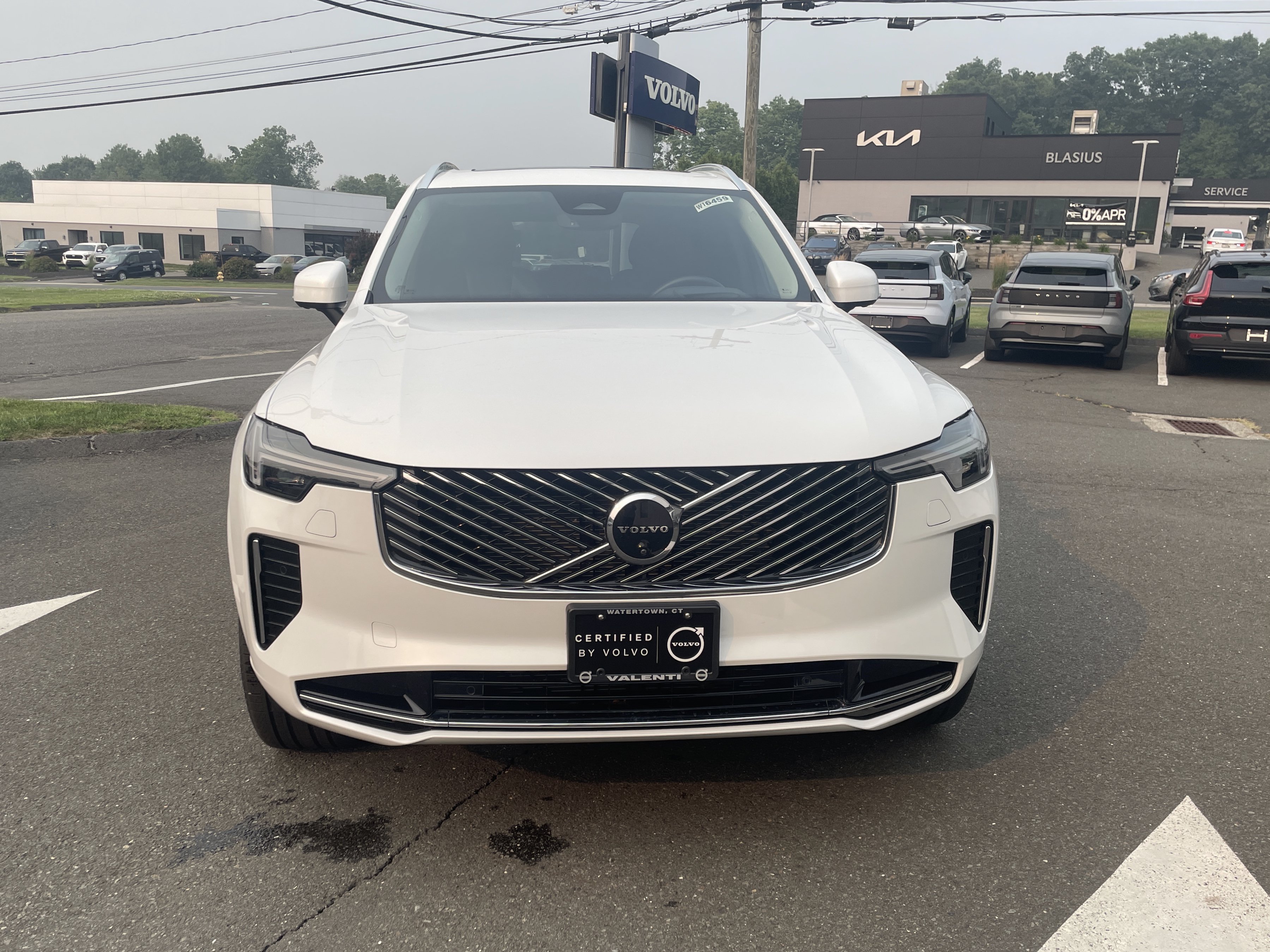 Certified 2025 Volvo XC90 B6 Ultra AWD/4WD image 2