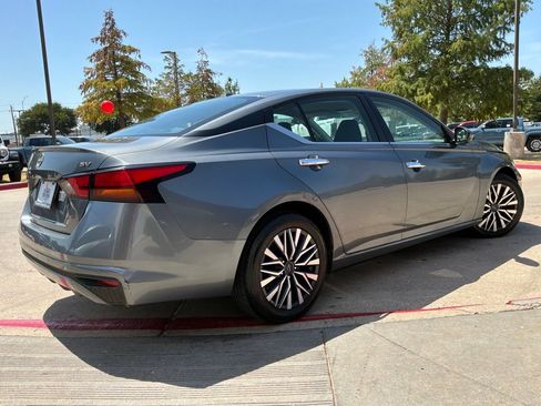 Used 2023 Nissan Altima 2.5 SV FWD image 6