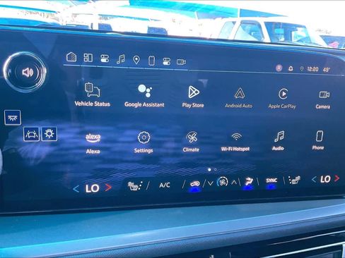 Used 2024 Chevrolet Traverse LT image 34