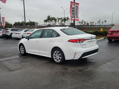 Used 2022 Toyota Corolla LE image 8