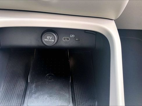 Certified 2026 Volvo XC40 B5 Ultra AWD/4WD image 34
