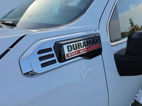 Used 2025 GMC Sierra 3500 Denali w/ Denali Reserve Package image 39