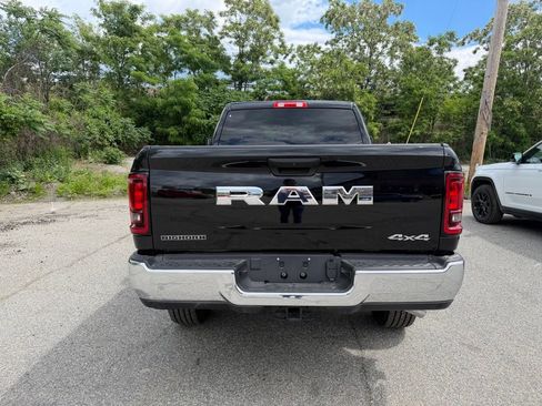 New 2026 RAM 2500 Big Horn AWD/4WD image 4