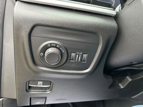 New 2025 Jeep Grand Cherokee Laredo X w/ Luxury Tech Group I image 18