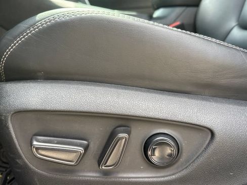 Used 2019 Toyota RAV4 XLE Premium FWD image 15