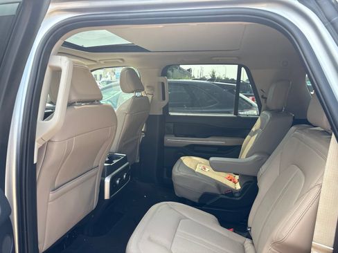 Used 2024 Ford Expedition Max Limited AWD/4WD image 8
