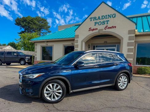 Used 2019 INFINITI QX50 Essential w/ Premium Audio Package FWD image 3