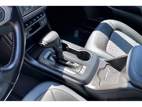 Used 2021 Chevrolet Colorado Z71 AWD/4WD image 16