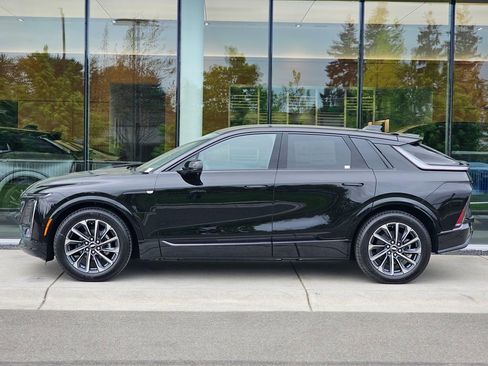 New 2026 Cadillac Lyriq Sport AWD/4WD image 2