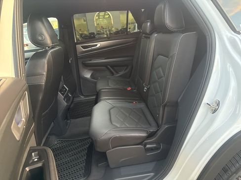Used 2024 Volkswagen Atlas Cross Sport SE w/ Black Wheel Package FWD image 23