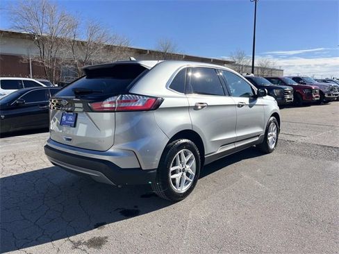 Used 2024 Ford Edge SEL w/ Convenience Package image 3