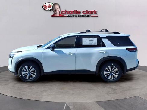 New 2026 Nissan Pathfinder SL FWD image 2