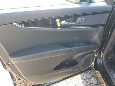 Certified 2023 Lincoln Nautilus Reserve image 10