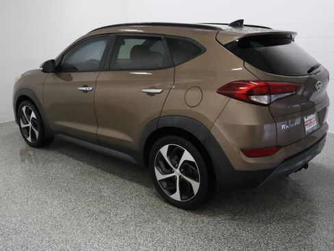 Used 2016 Hyundai Tucson Limited w/ Option Group 03 FWD image 9