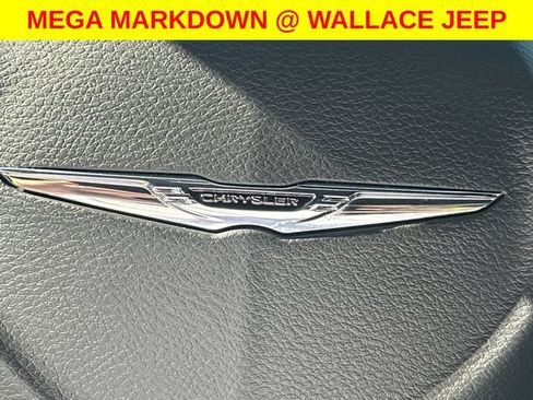 Used 2025 Chrysler Pacifica Select FWD image 30