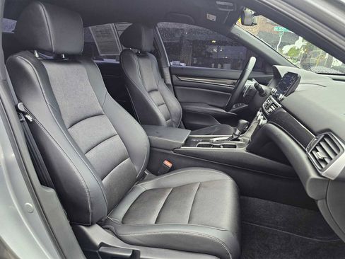 Used 2019 Honda Accord Sport image 11
