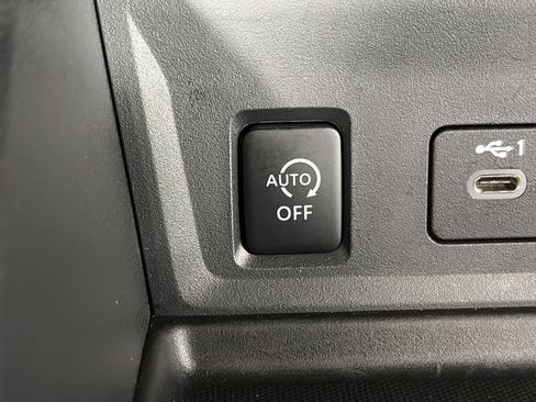 Certified 2025 Nissan Sentra SV FWD image 22