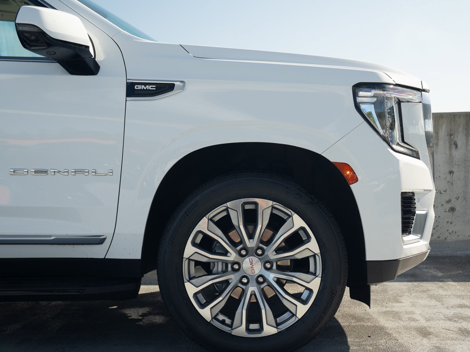 Used 2023 GMC Yukon Denali AWD/4WD image 15