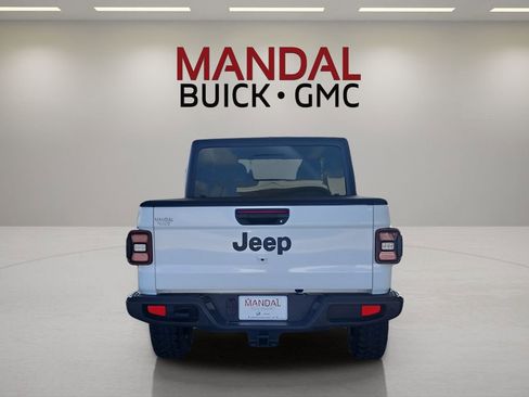 Used 2024 Jeep Gladiator Sport image 8