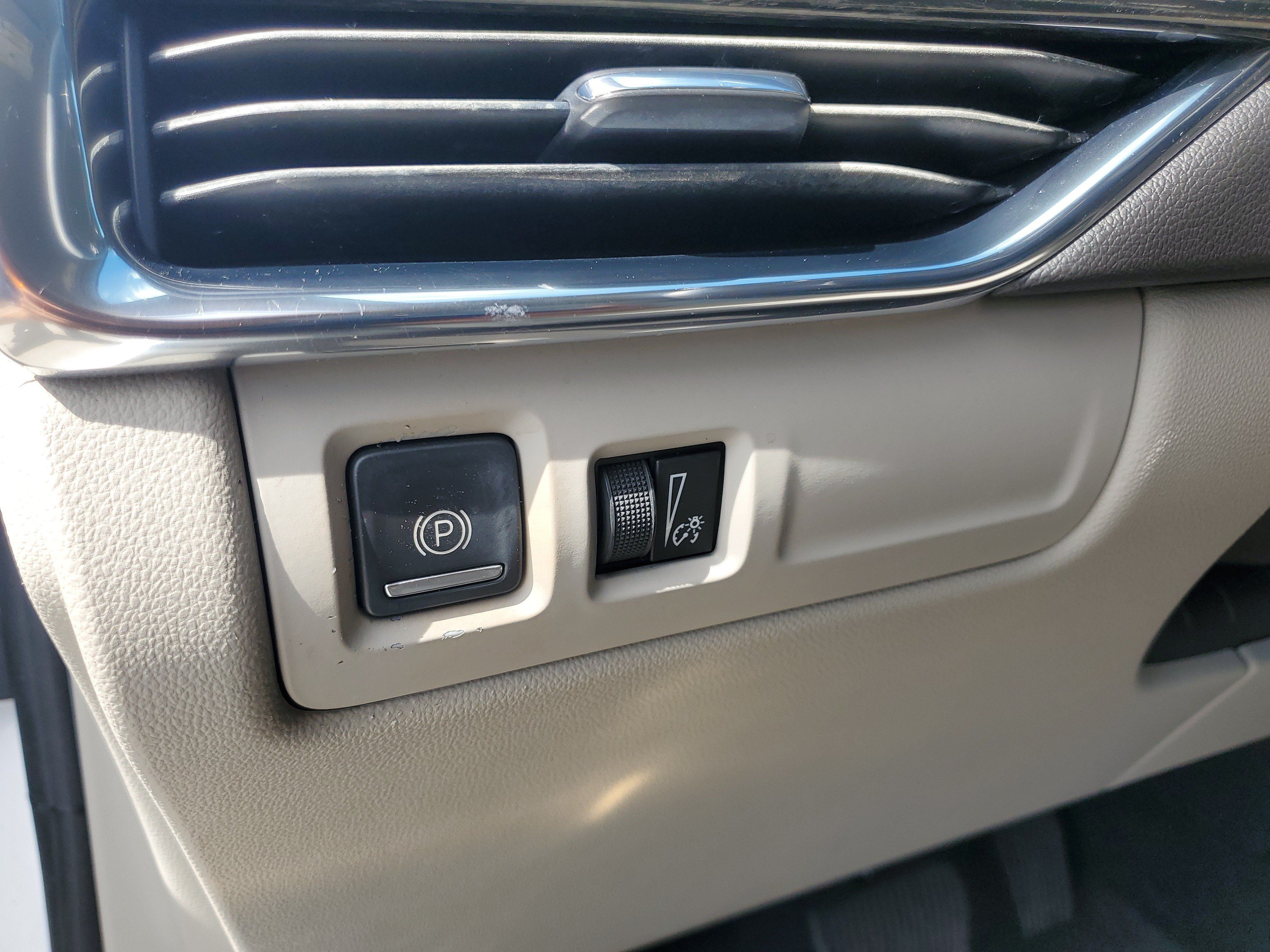 Used 2019 Cadillac XT4 Premium Luxury w/ Driver Awareness Package FWD image 25