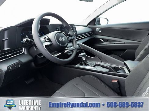 New 2026 Hyundai Elantra SE FWD image 13