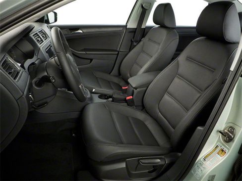 Used 2013 Volkswagen Jetta SE FWD image 8