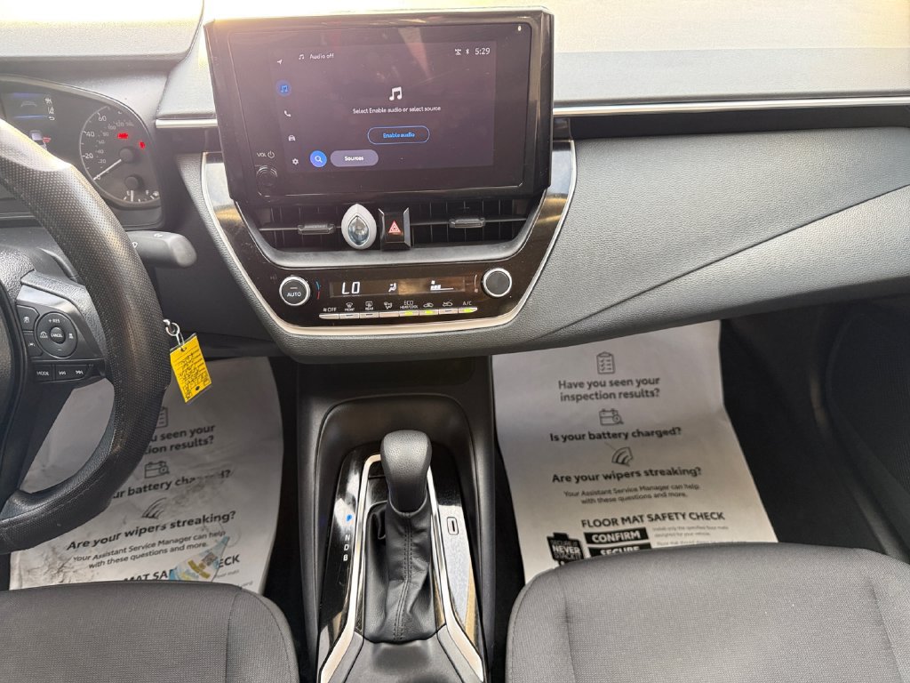 Used 2025 Toyota Corolla LE FWD image 11