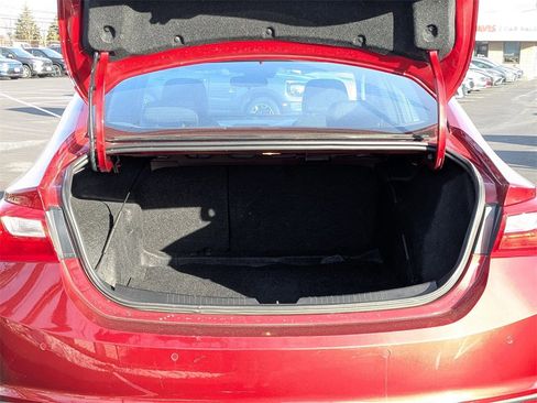 Used 2024 Chevrolet Malibu LT image 34