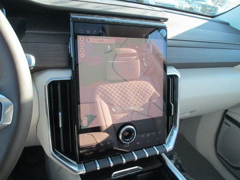 New 2026 GMC Acadia Denali w/ Super Cruise Package image 18