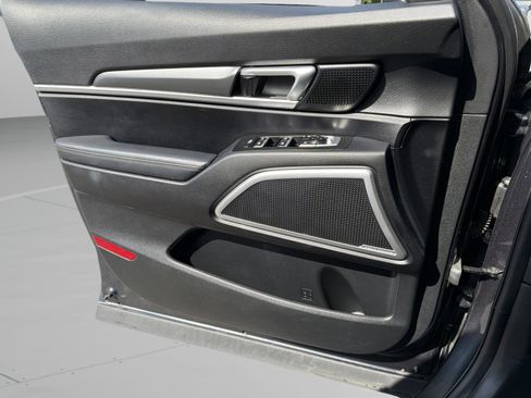 Used 2021 Kia Telluride LX FWD image 14
