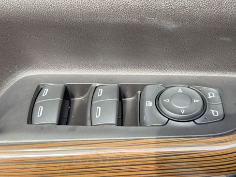 Used 2017 GMC Acadia SLE FWD image 12