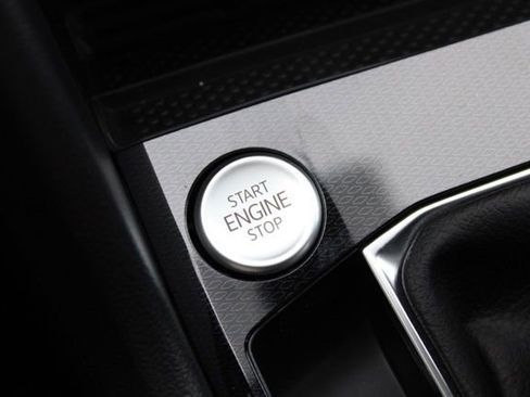 New 2026 Volkswagen Taos SE image 23