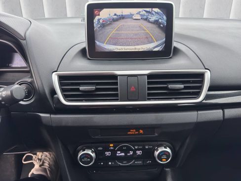 Used 2015 MAZDA MAZDA3 i Touring w/ Technology Package image 16