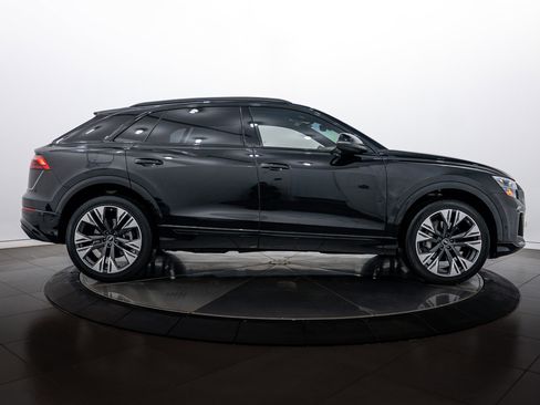 Certified 2024 Audi Q8 Premium Plus image 3