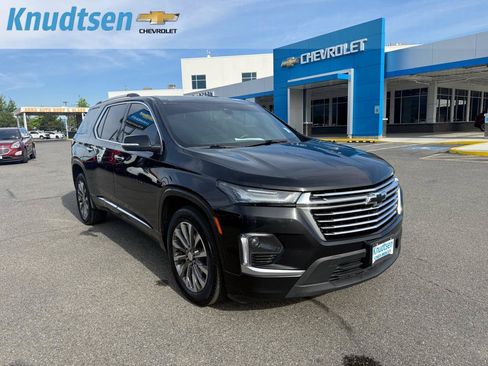 Used 2023 Chevrolet Traverse Premier w/ LPO, Floor Liner Package AWD/4WD image 1
